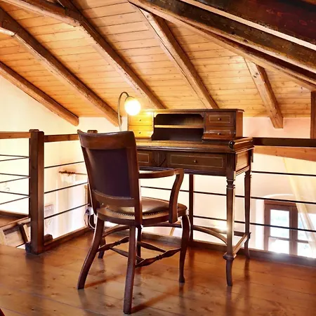 Lousiou Nymphes Escape ディミツァナ